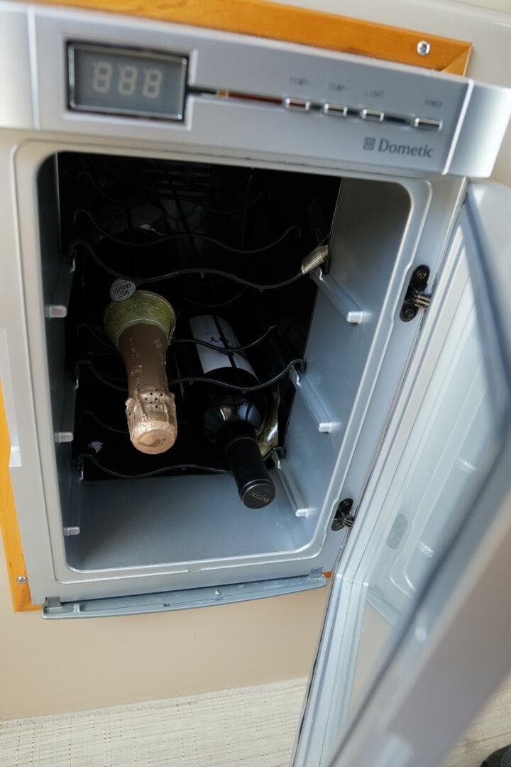 2015 Cutwater 30 Command Bridge — photo 10