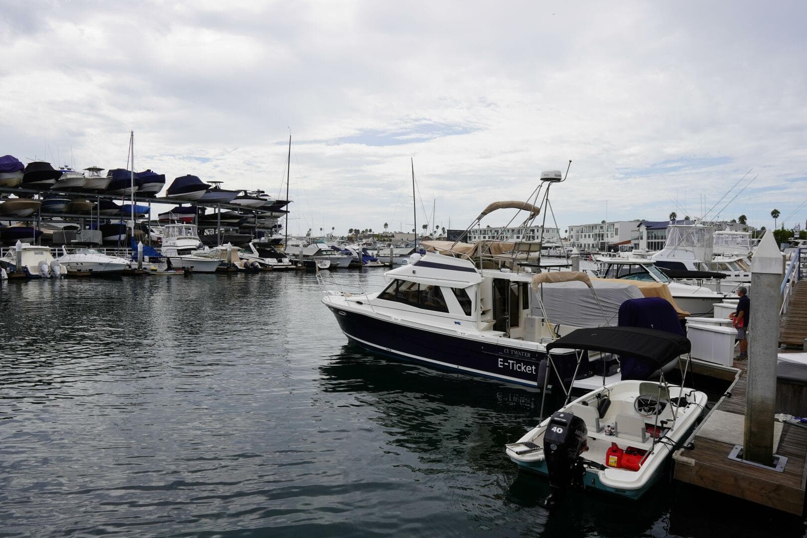 2015 Cutwater 30 Command Bridge — photo 1