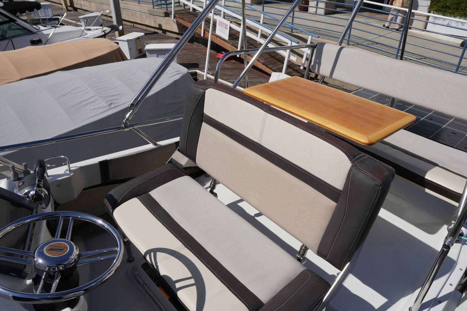 2015 Cutwater 30 Command Bridge — photo 7