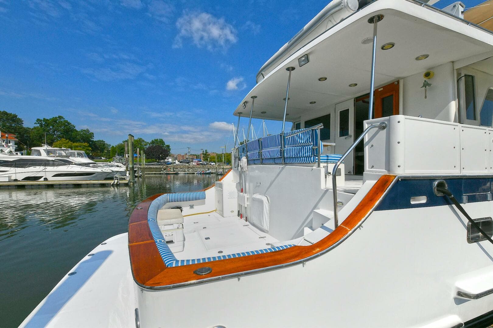 2002 Grand Alaskan Flushdeck — photo 5