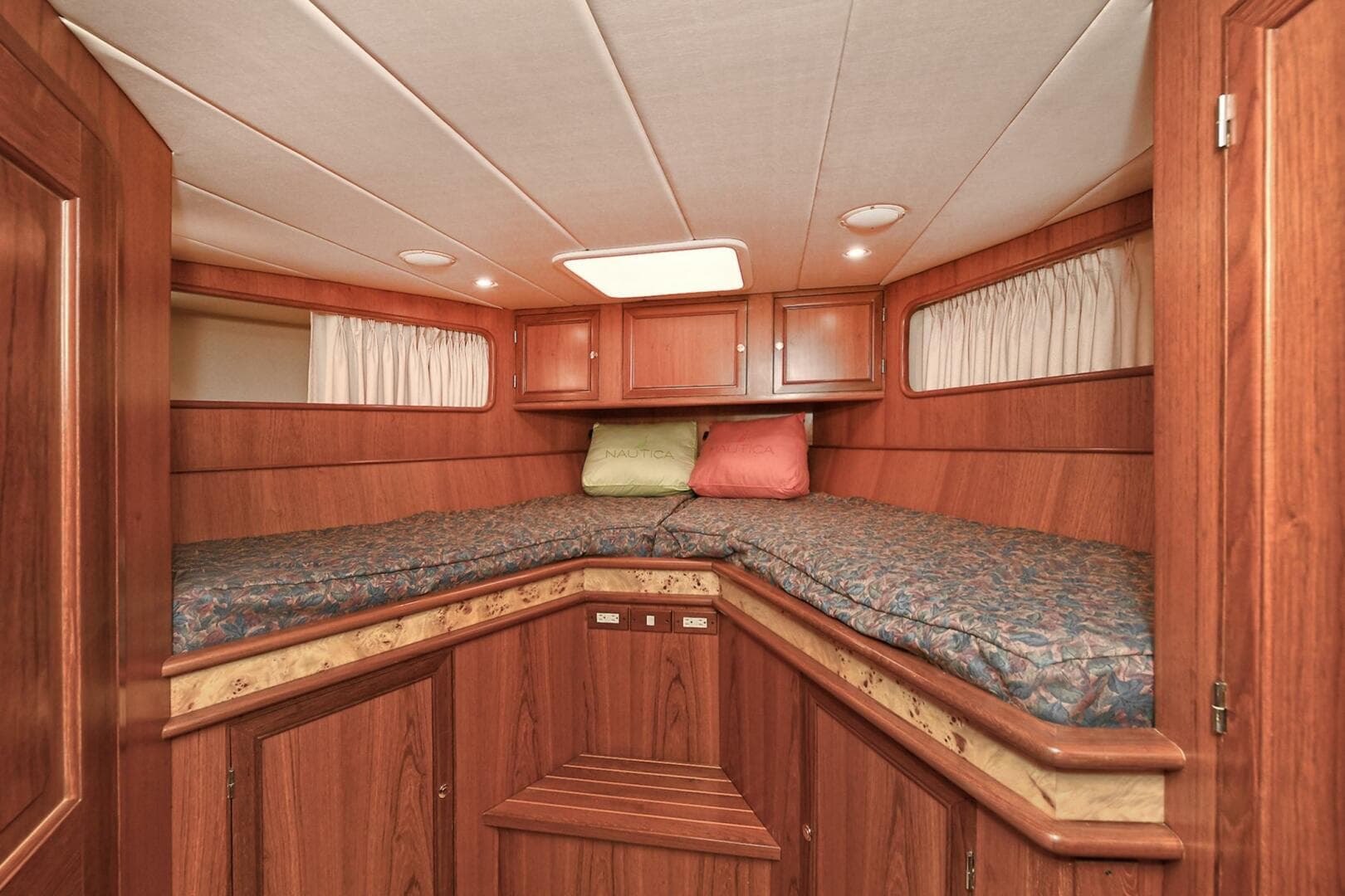 2002 Grand Alaskan Flushdeck — photo 42