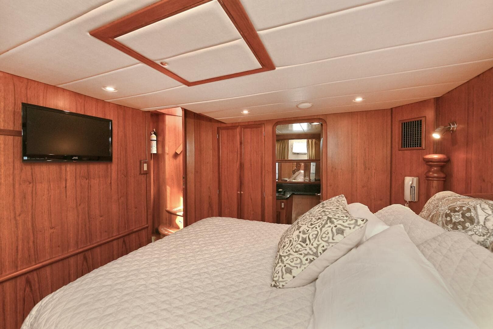 2002 Grand Alaskan Flushdeck — photo 35