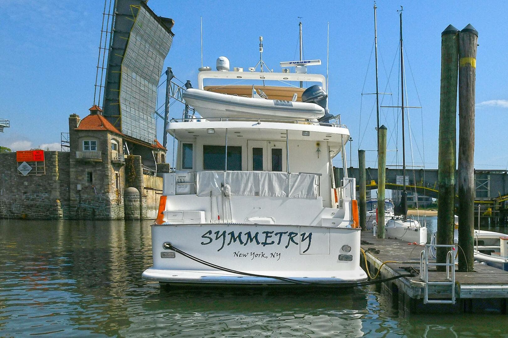 2002 Grand Alaskan Flushdeck — photo 4