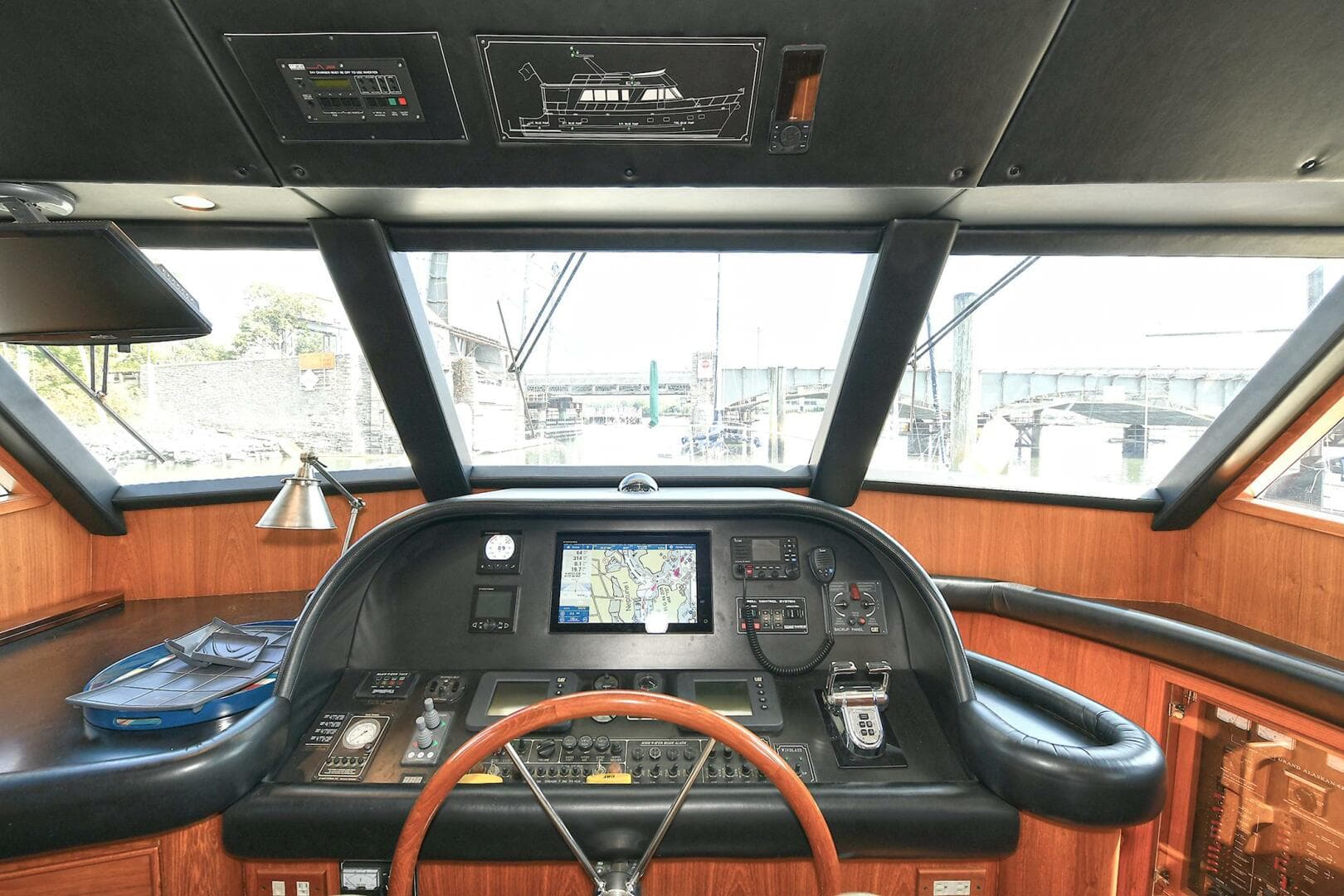 2002 Grand Alaskan Flushdeck — photo 28