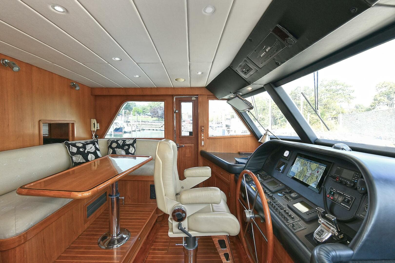 2002 Grand Alaskan Flushdeck — photo 26