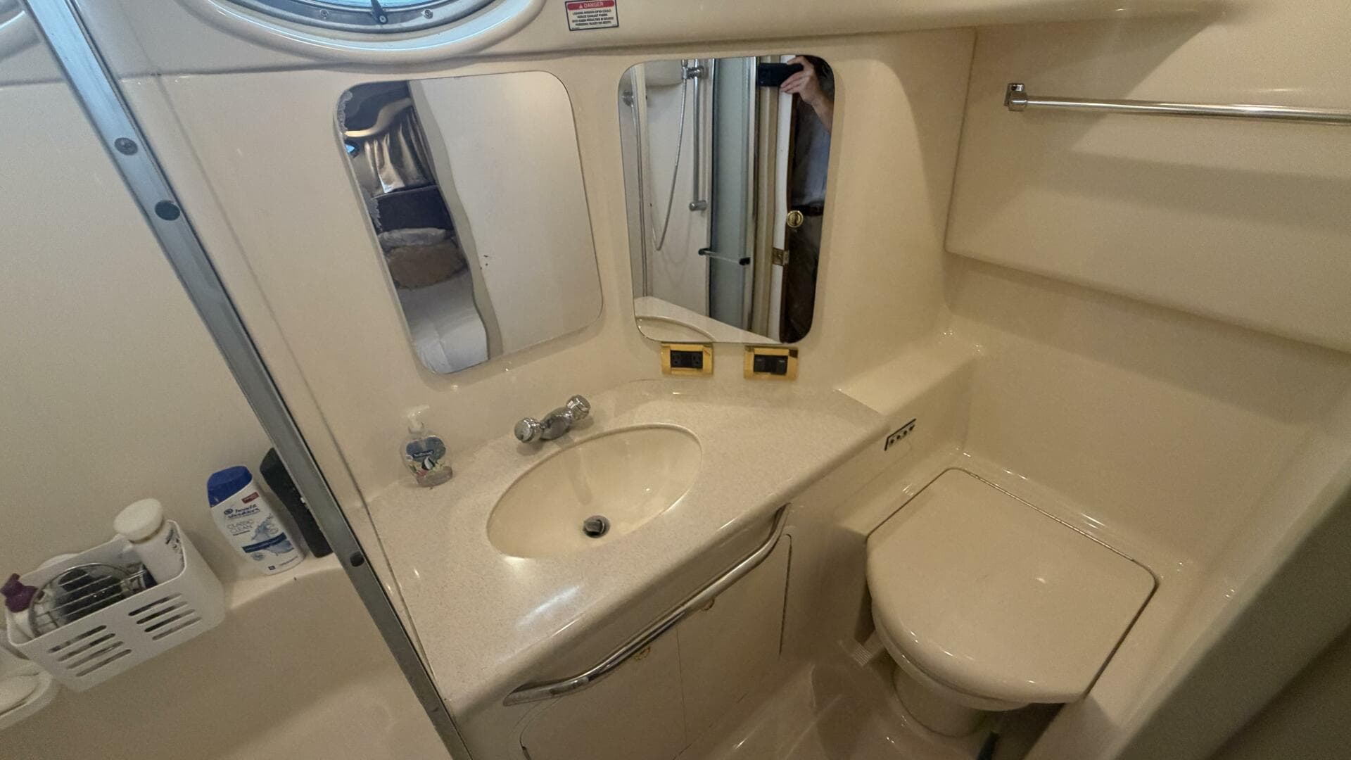 2000 Sea Ray 380 Aft Cabin — photo 42