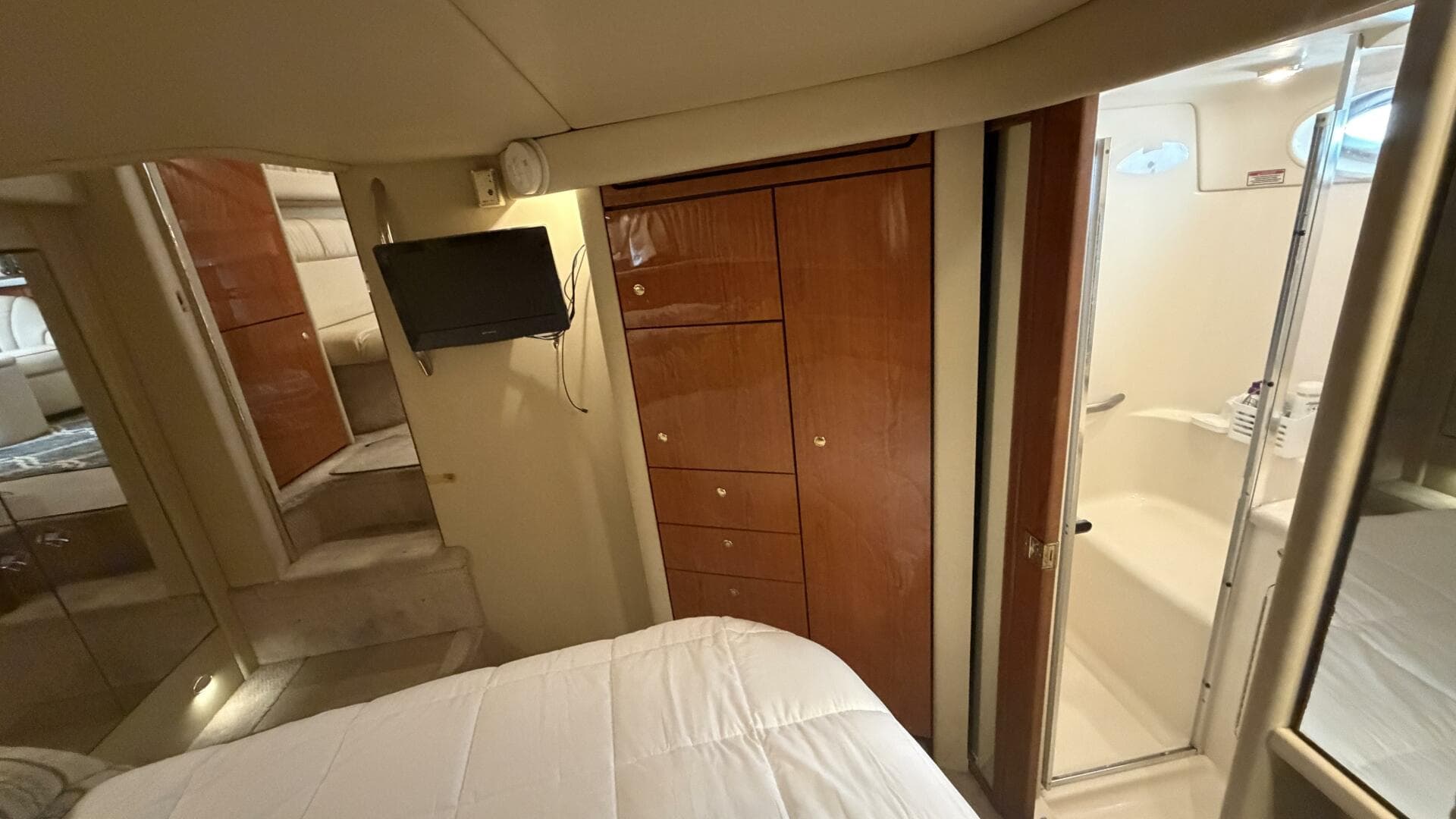 2000 Sea Ray 380 Aft Cabin — photo 41