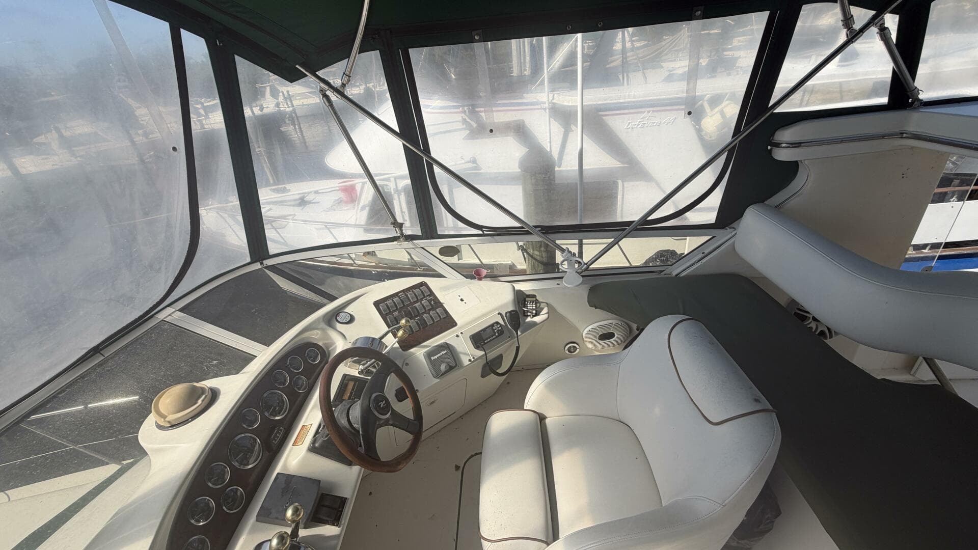 2000 Sea Ray 380 Aft Cabin — photo 15