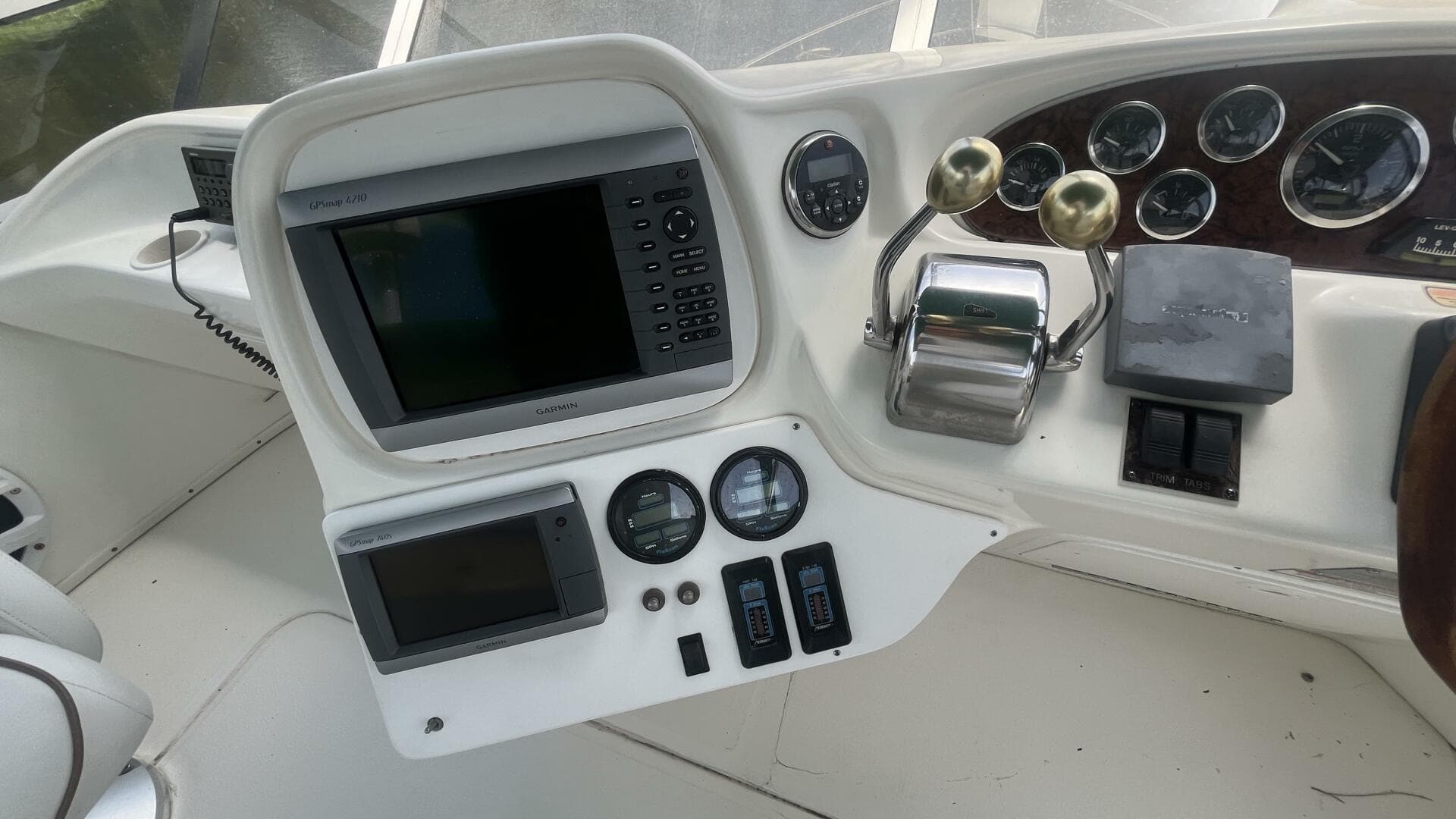 2000 Sea Ray 380 Aft Cabin — photo 18