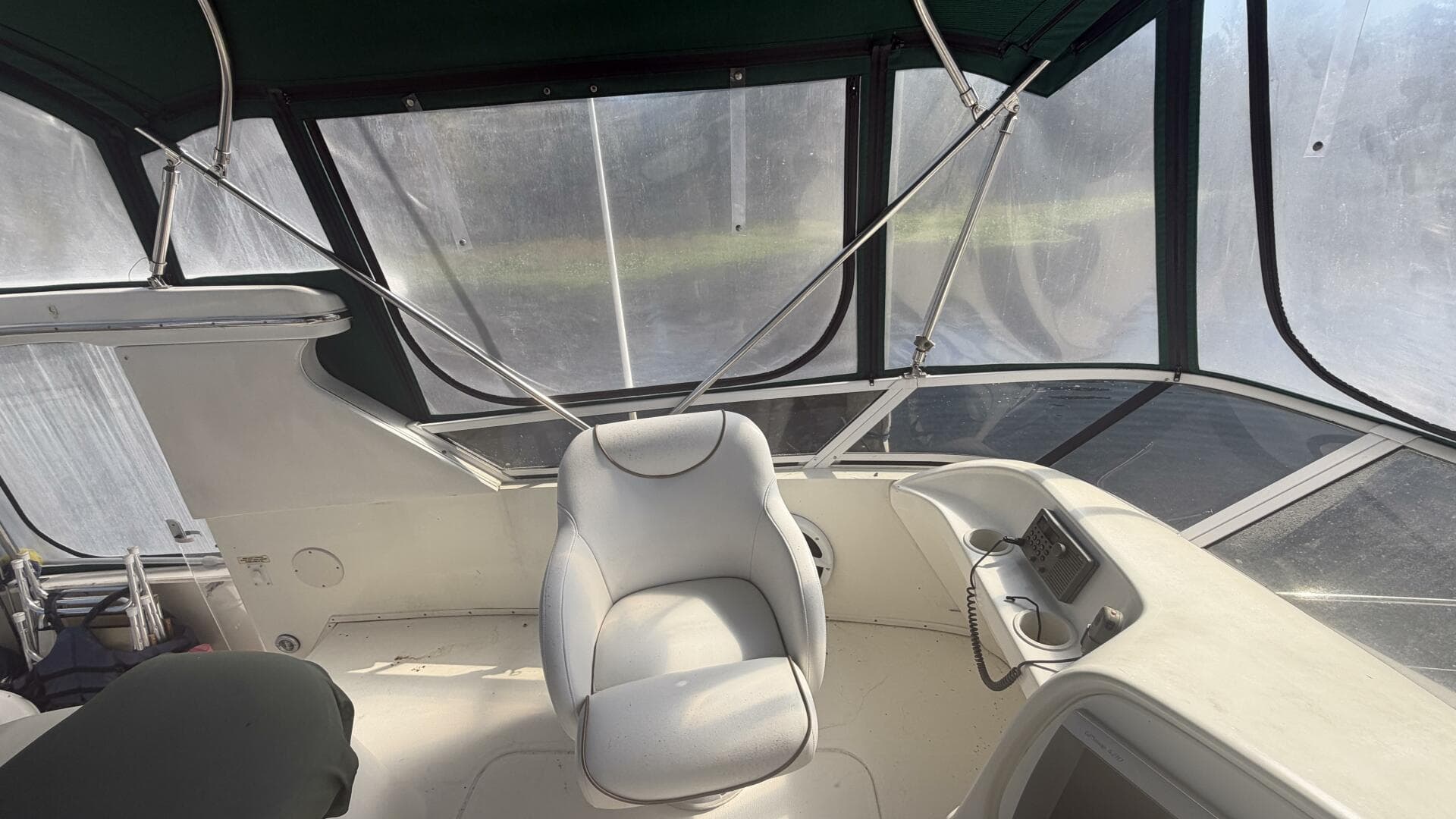 2000 Sea Ray 380 Aft Cabin — photo 21