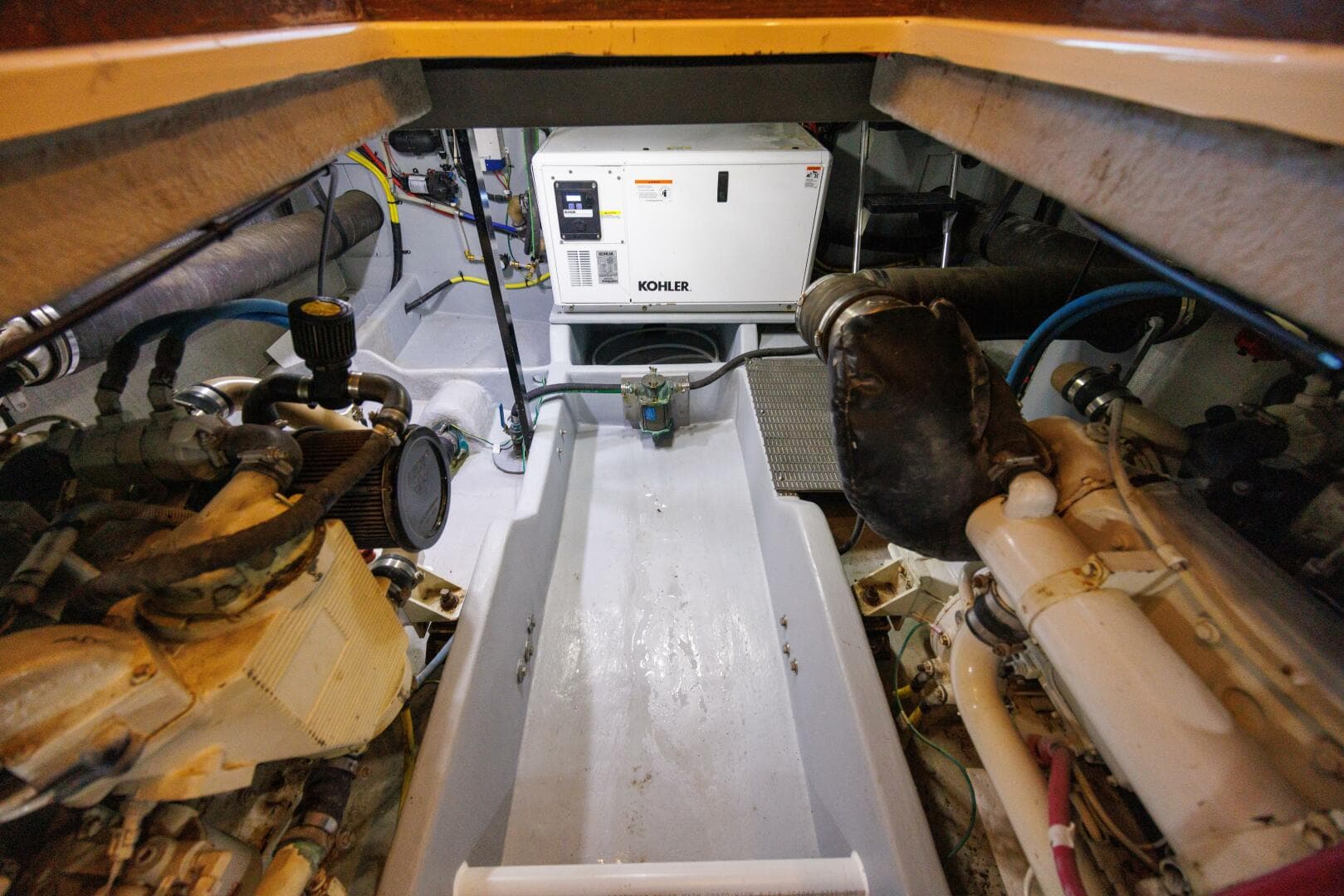 2004 Meridian 411 — photo 41