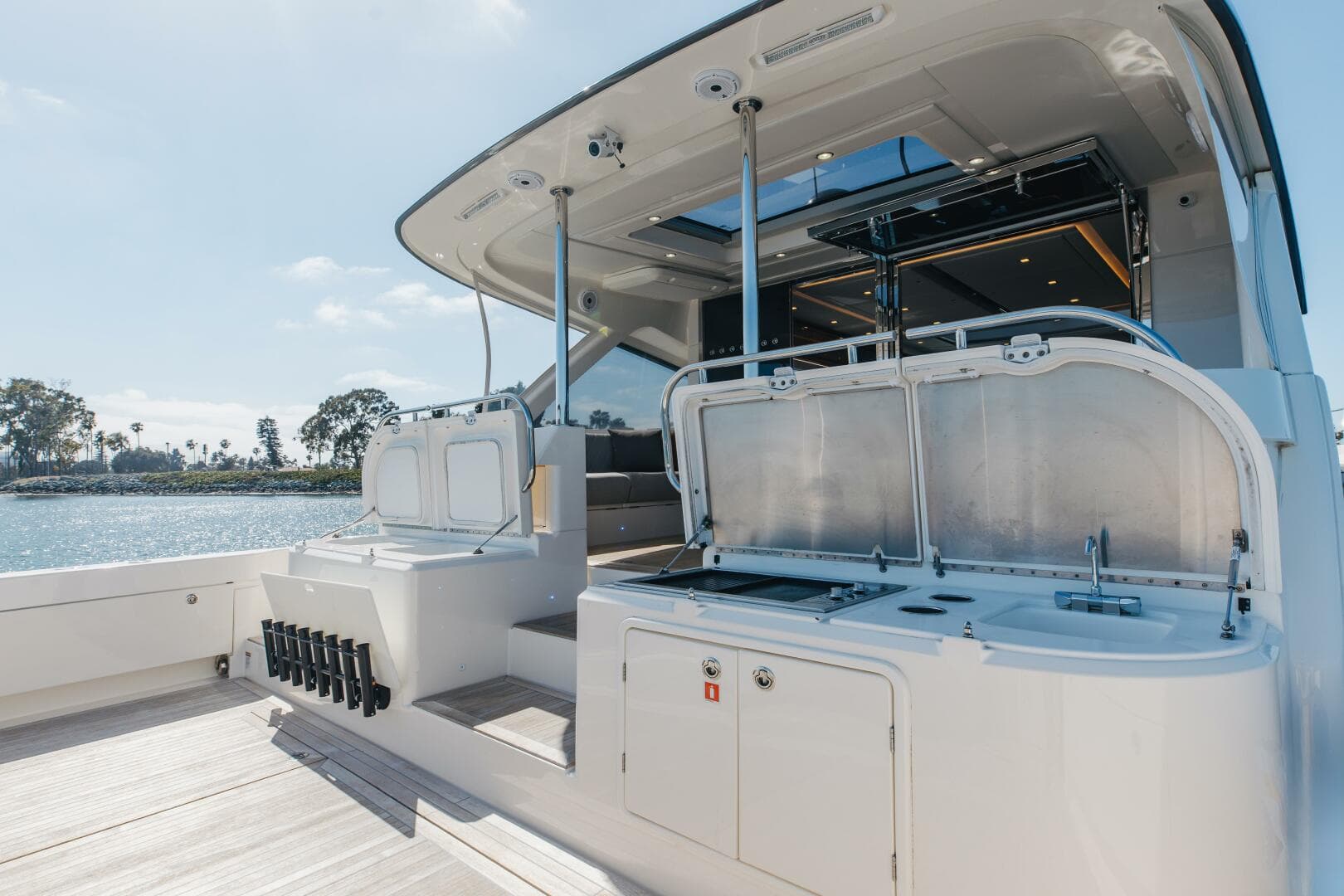 2023 Riviera 645 Suv — photo 6