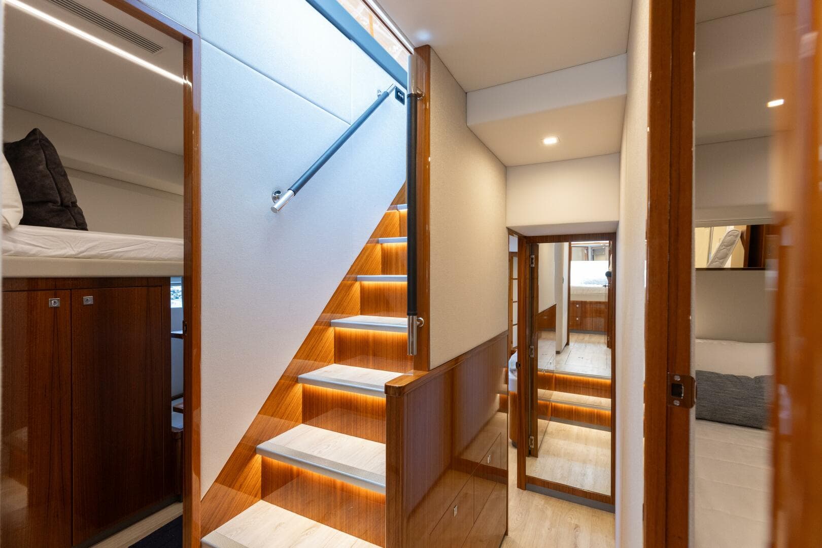 2023 Riviera 645 Suv — photo 14