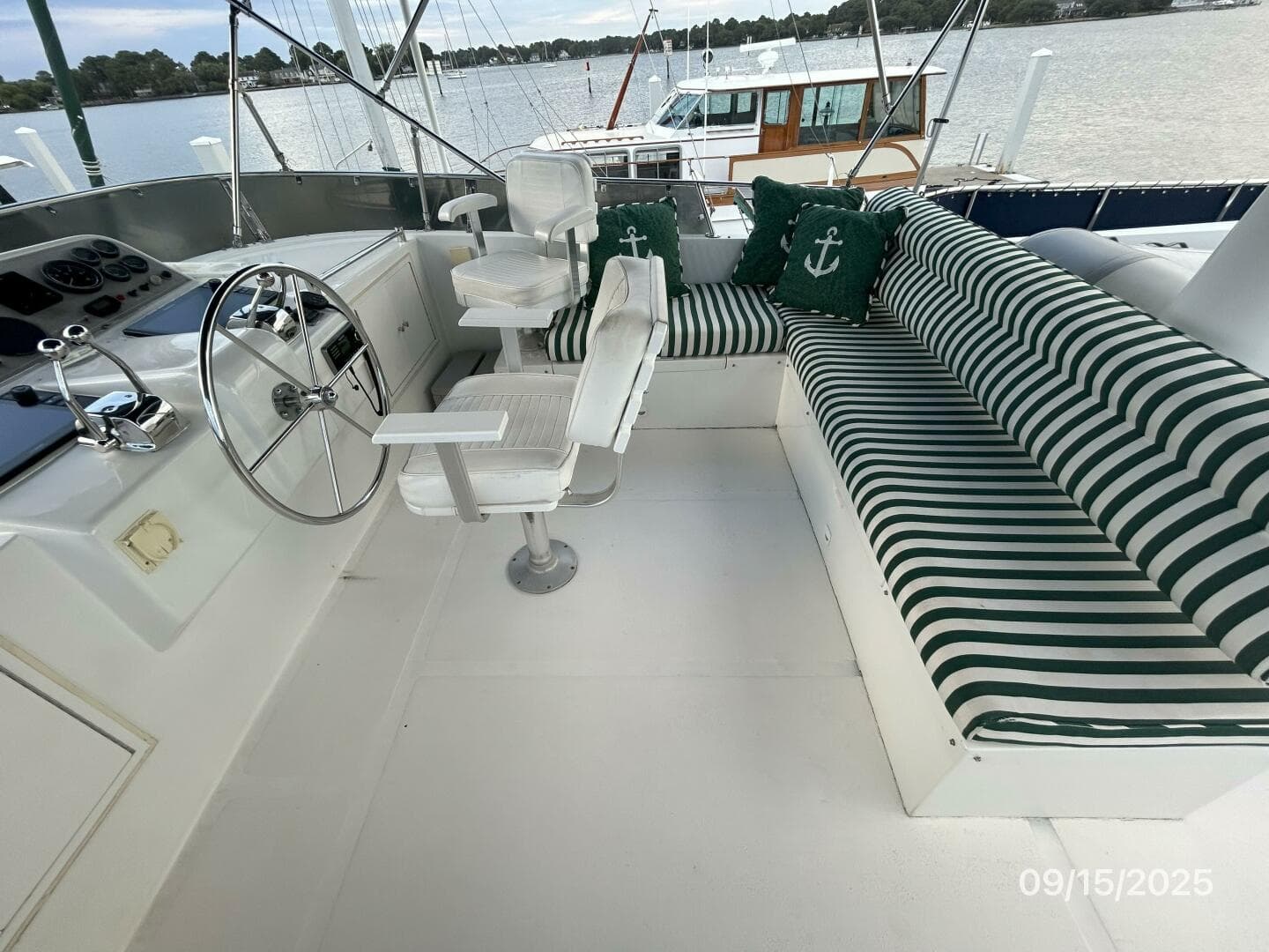 2000 Ocean Alexander 450 Classico — photo 17