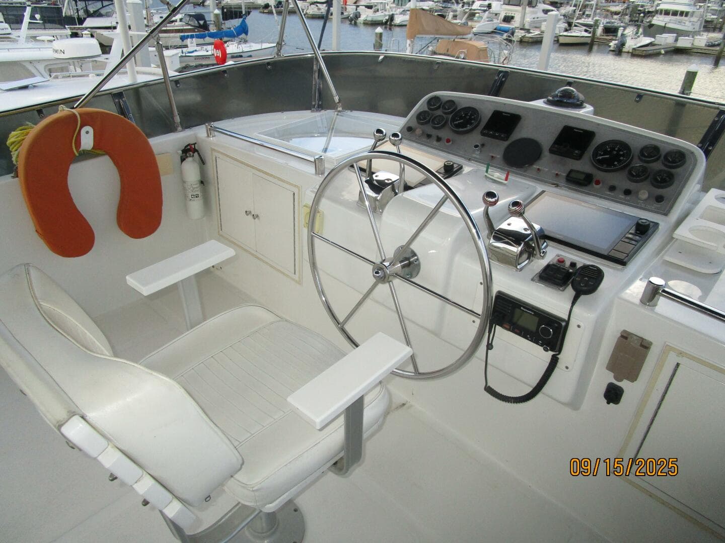 2000 Ocean Alexander 450 Classico — photo 18