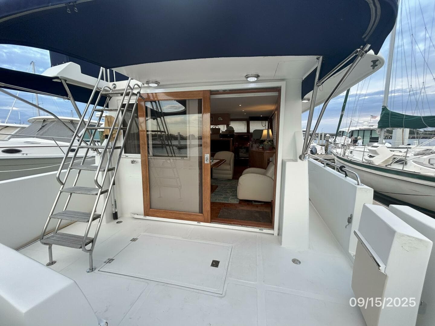 2000 Ocean Alexander 450 Classico — photo 33