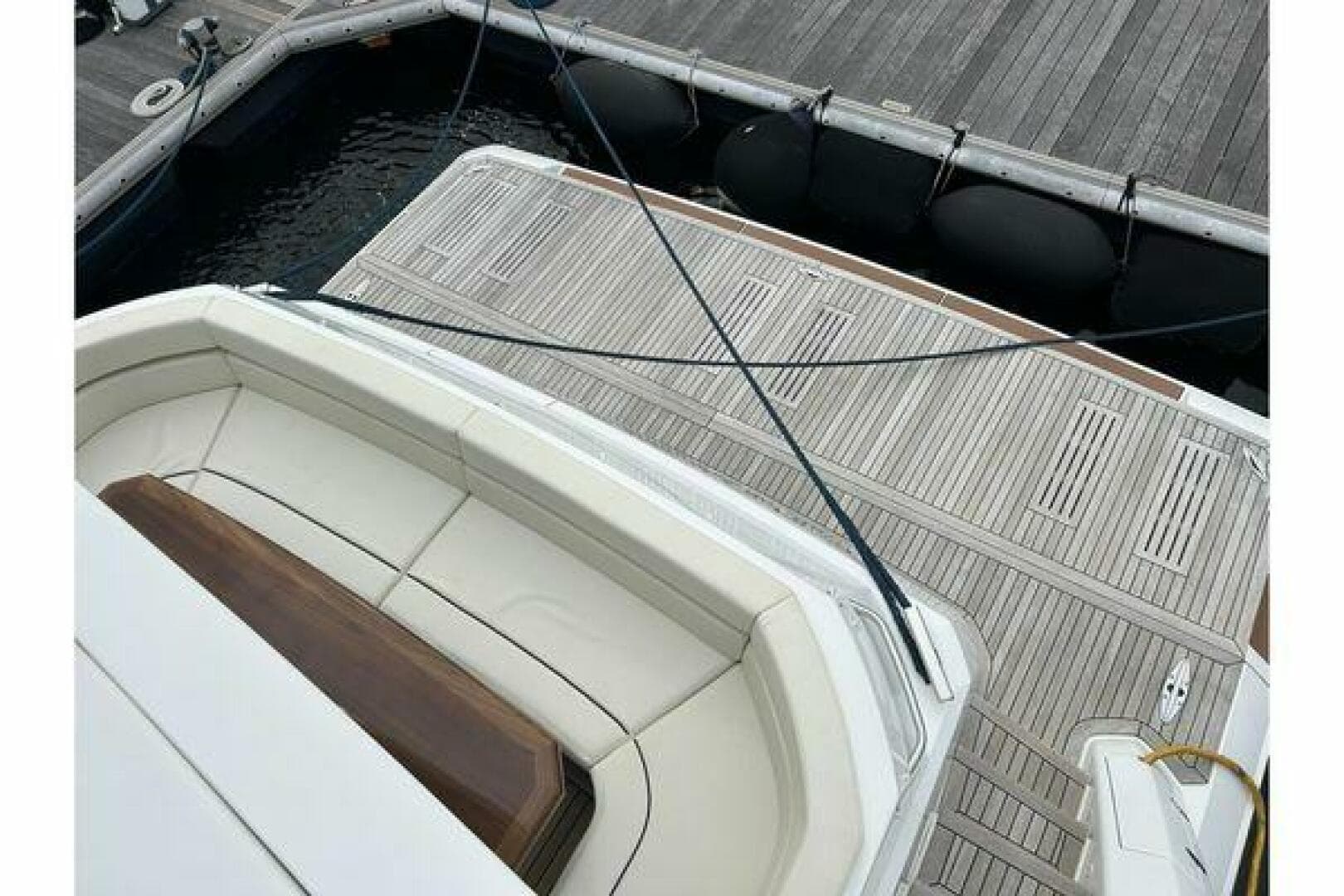 2019 Viking Motor Yacht — photo 6