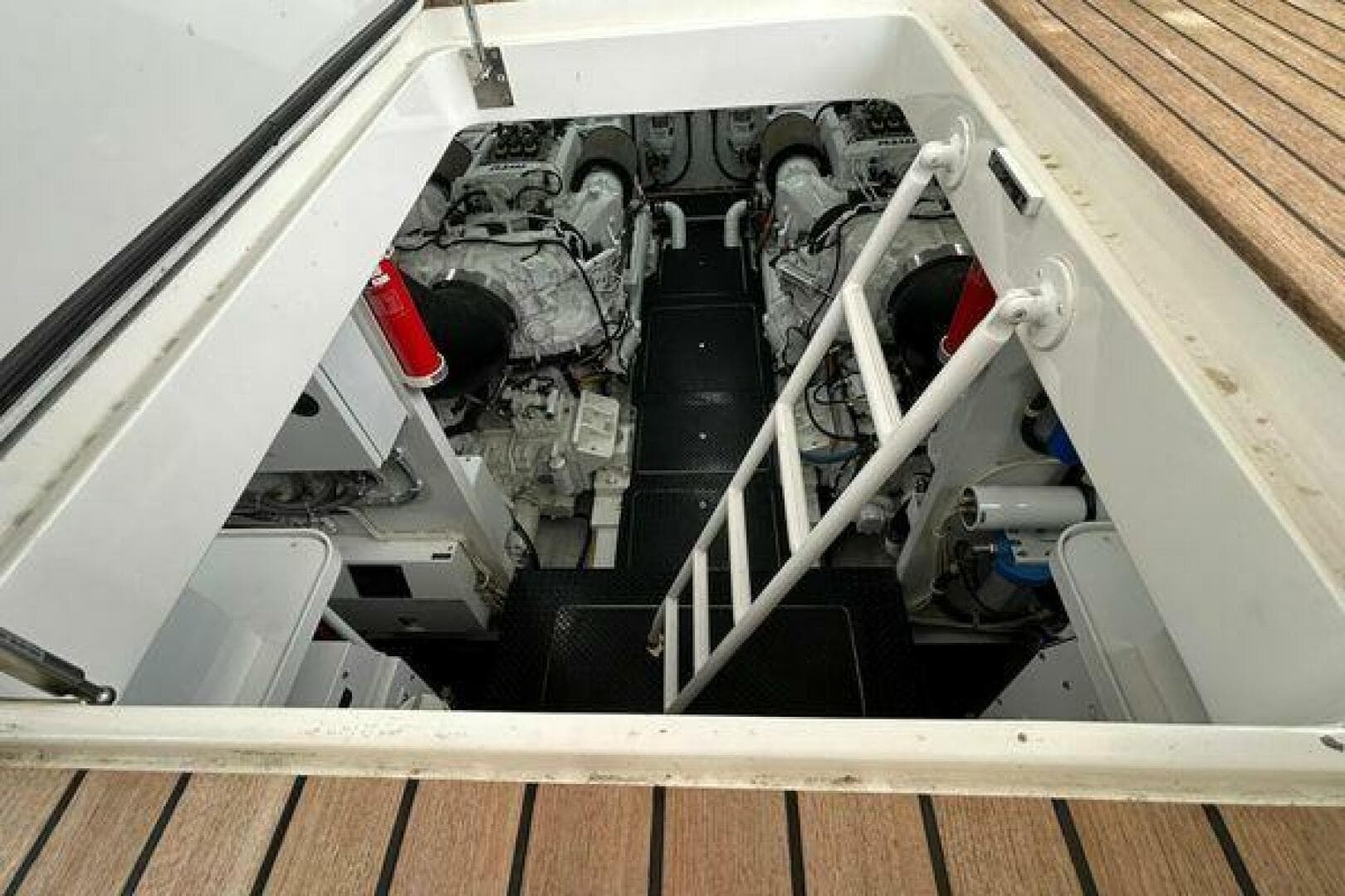 2019 Viking Motor Yacht — photo 64