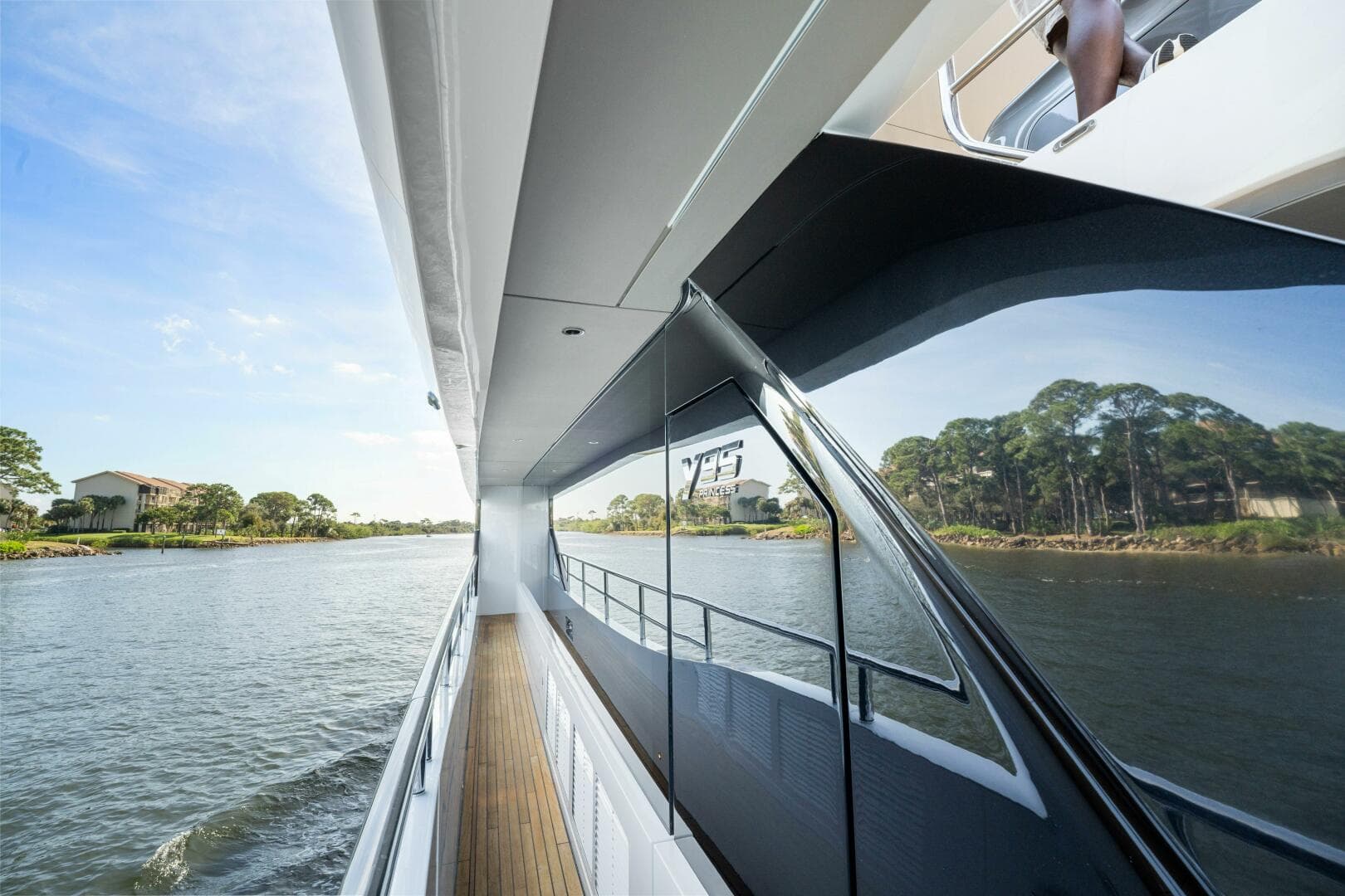 2025 Princess Y95 — photo 64