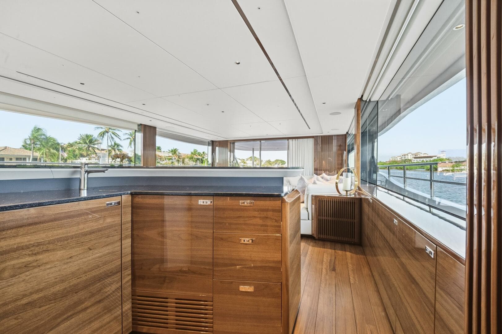 2025 Princess Y95 — photo 33