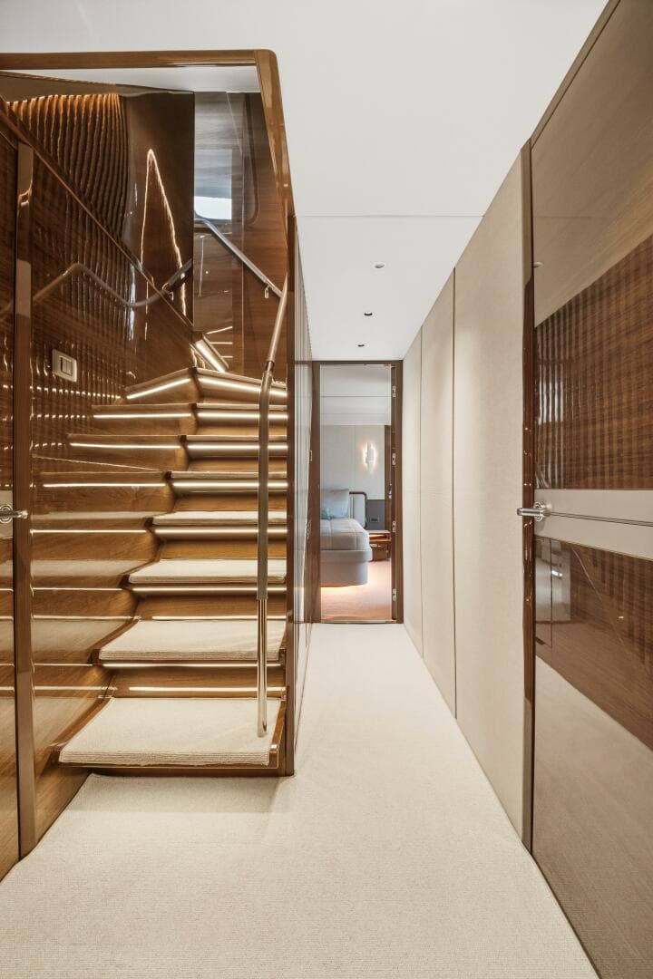 2025 Princess Y95 — photo 44