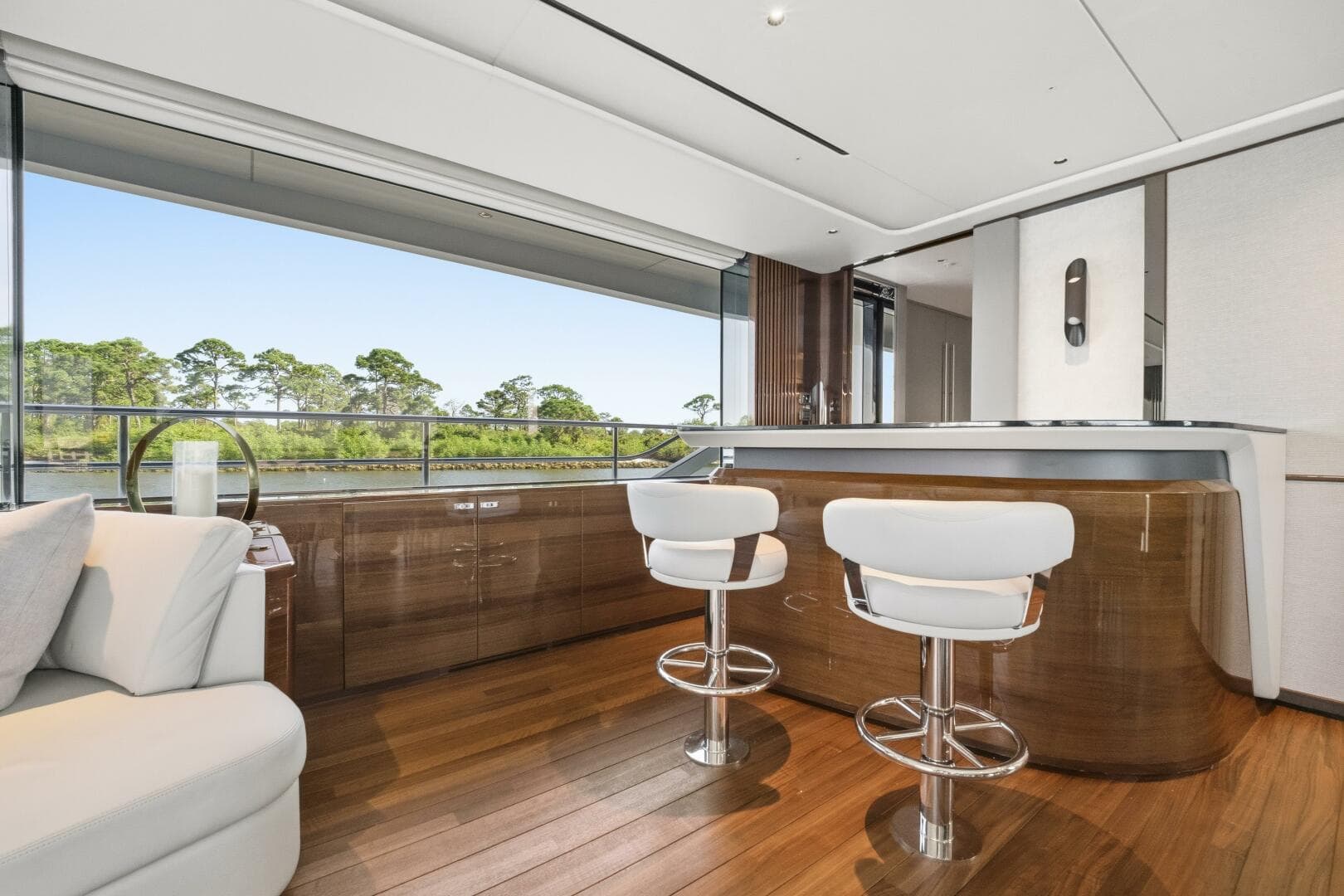 2025 Princess Y95 — photo 32