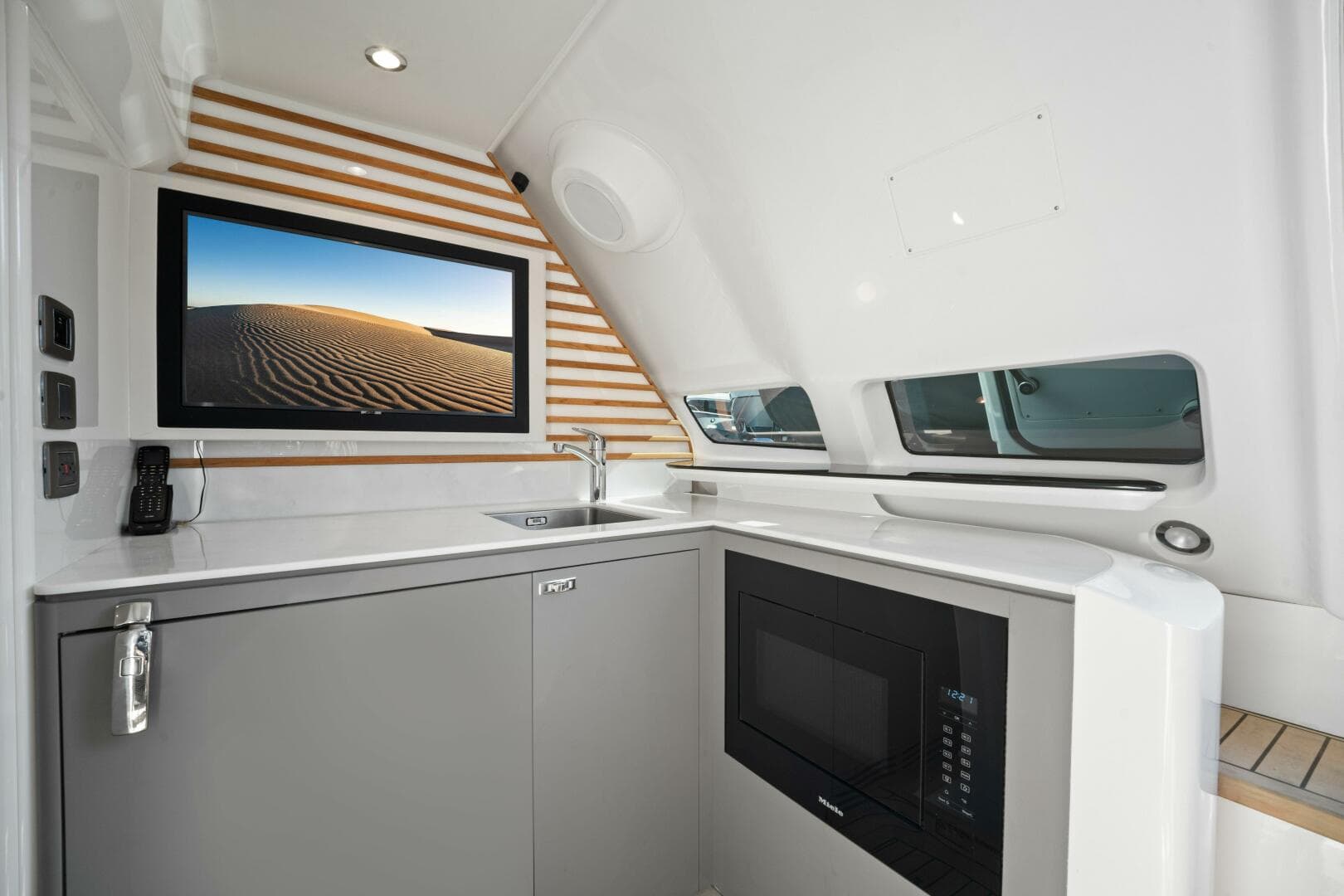 2025 Princess Y95 — photo 69