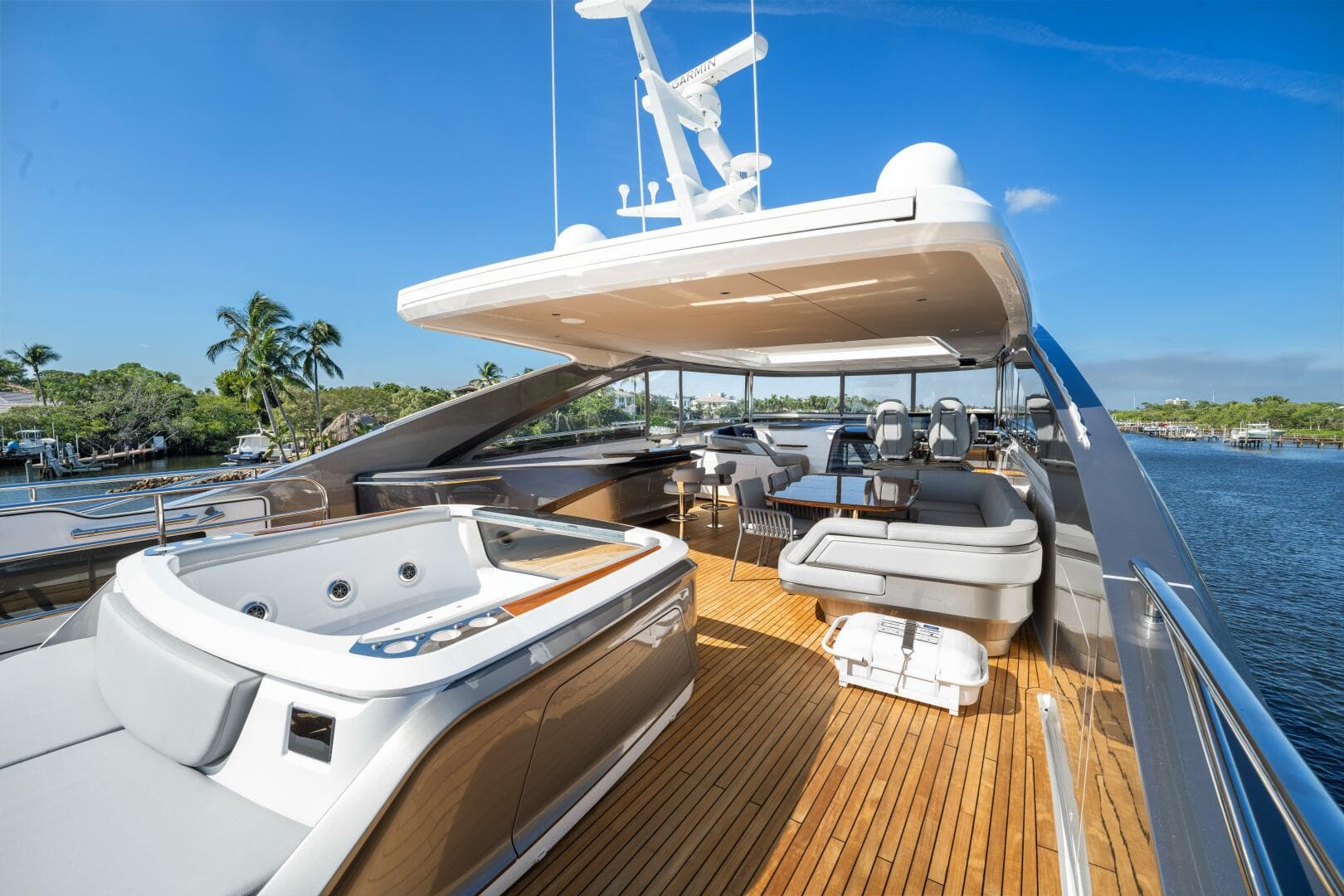 2025 Princess Y95 — photo 14