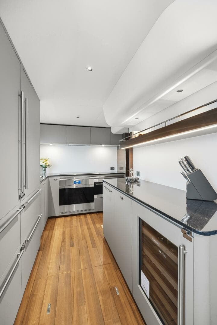 2025 Princess Y95 — photo 34