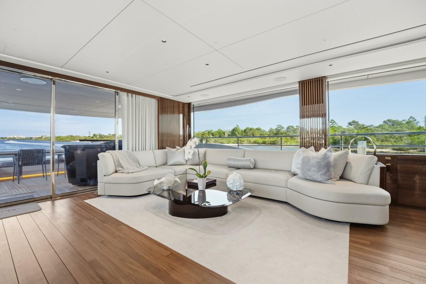 2025 Princess Y95 — photo 28