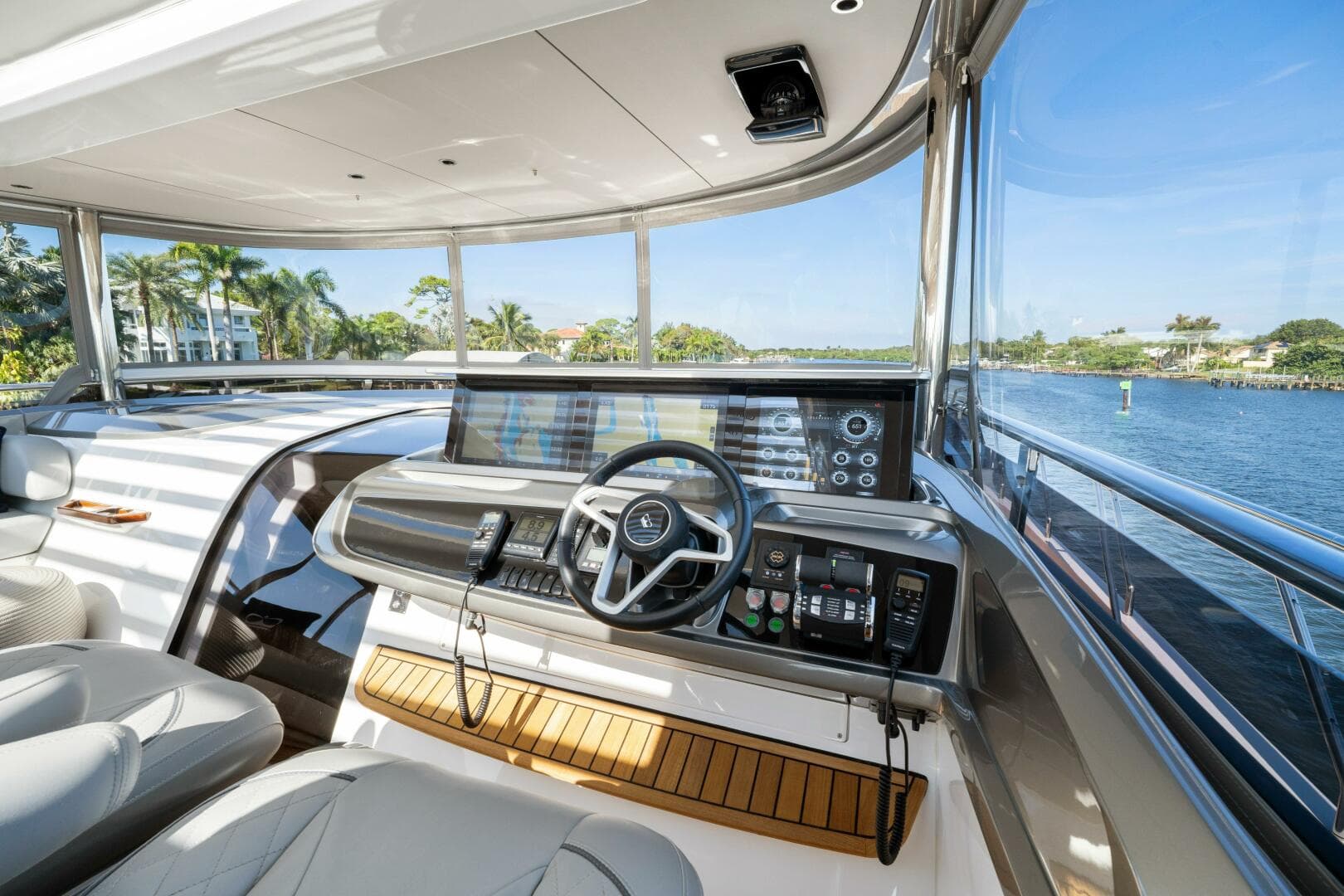 2025 Princess Y95 — photo 9