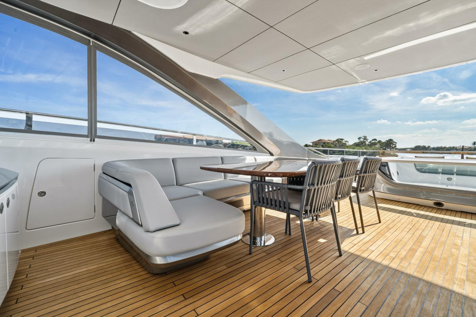 2025 Princess Y95 — photo 13