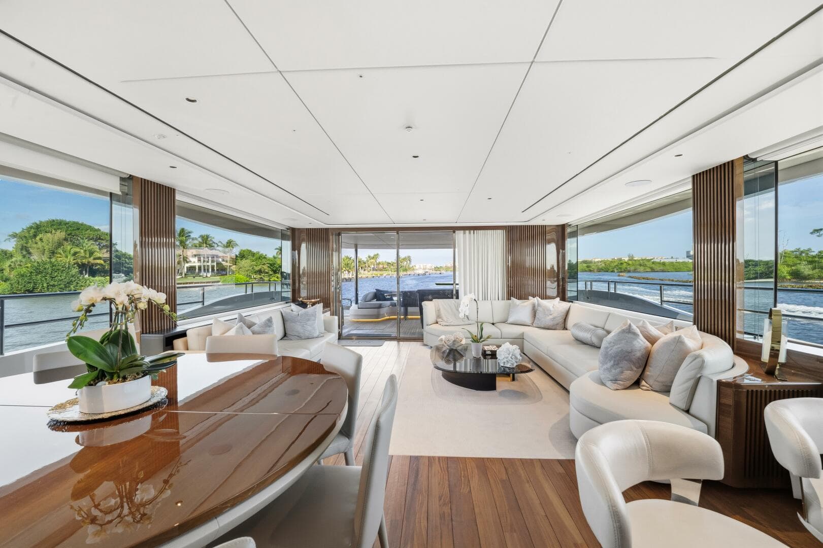 2025 Princess Y95 — photo 27