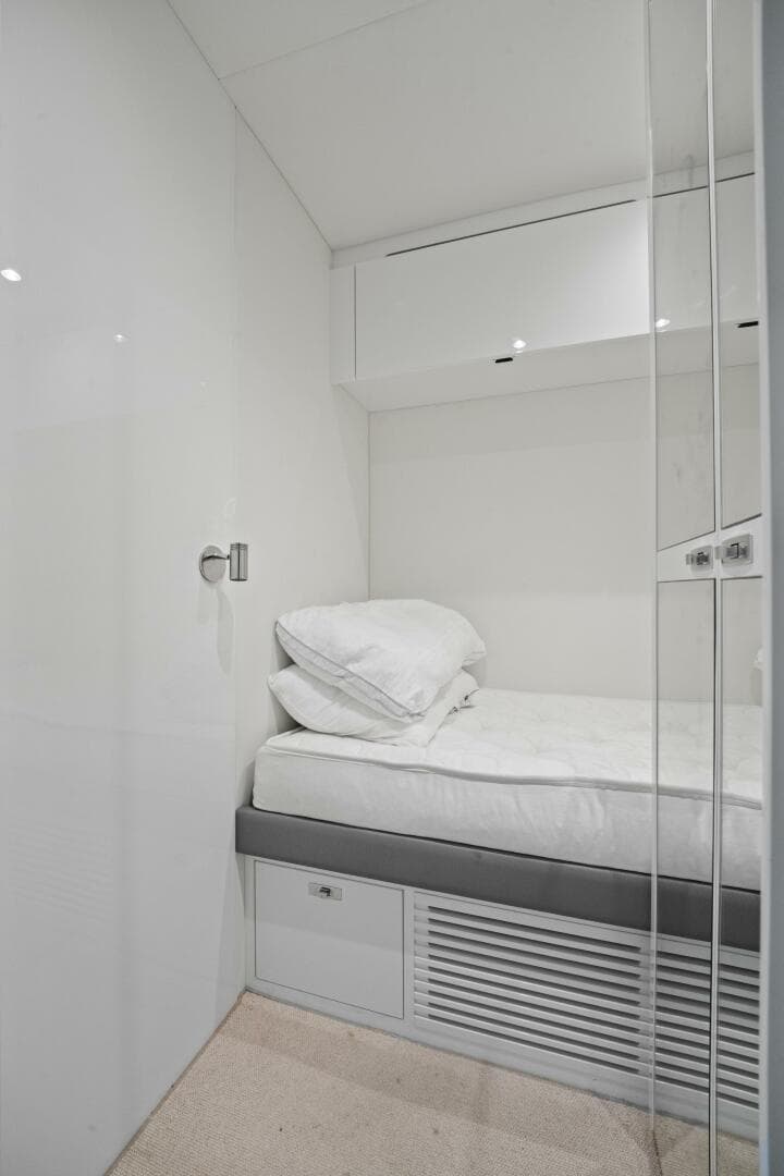 2025 Princess Y95 — photo 72