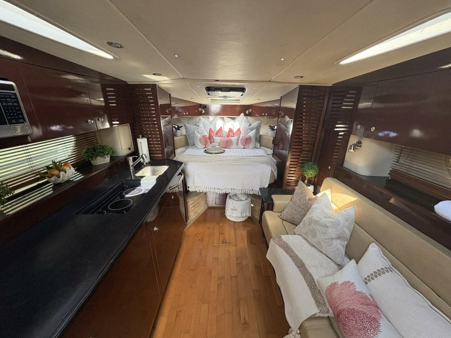 2009 Sea Ray 350 Sundancer — photo 28