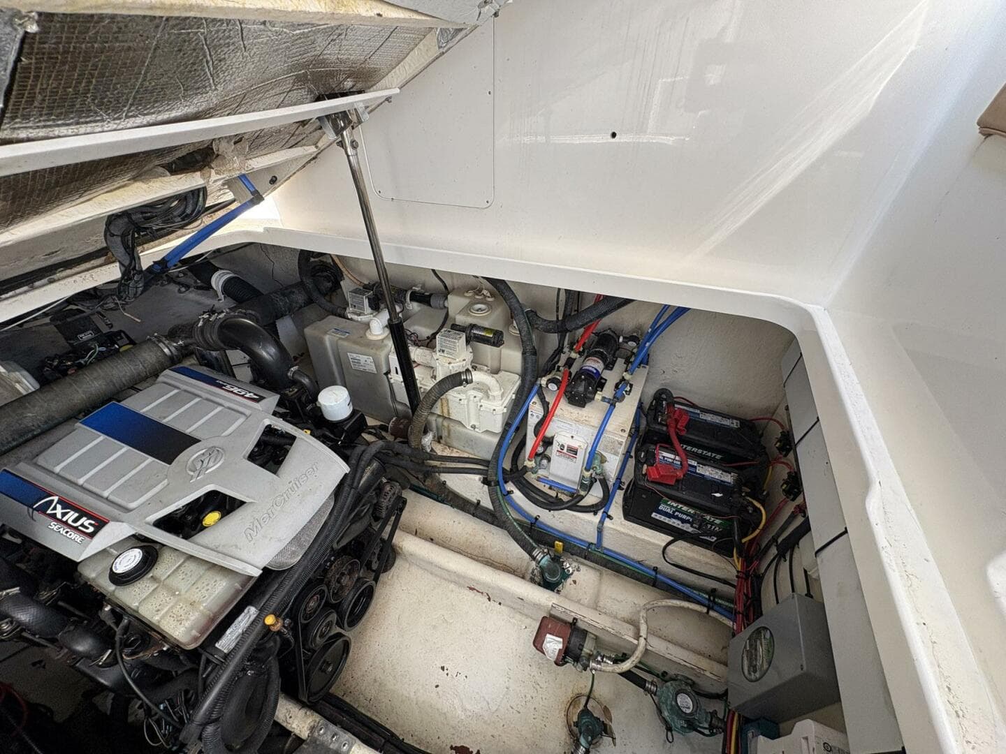 2009 Sea Ray 350 Sundancer — photo 37