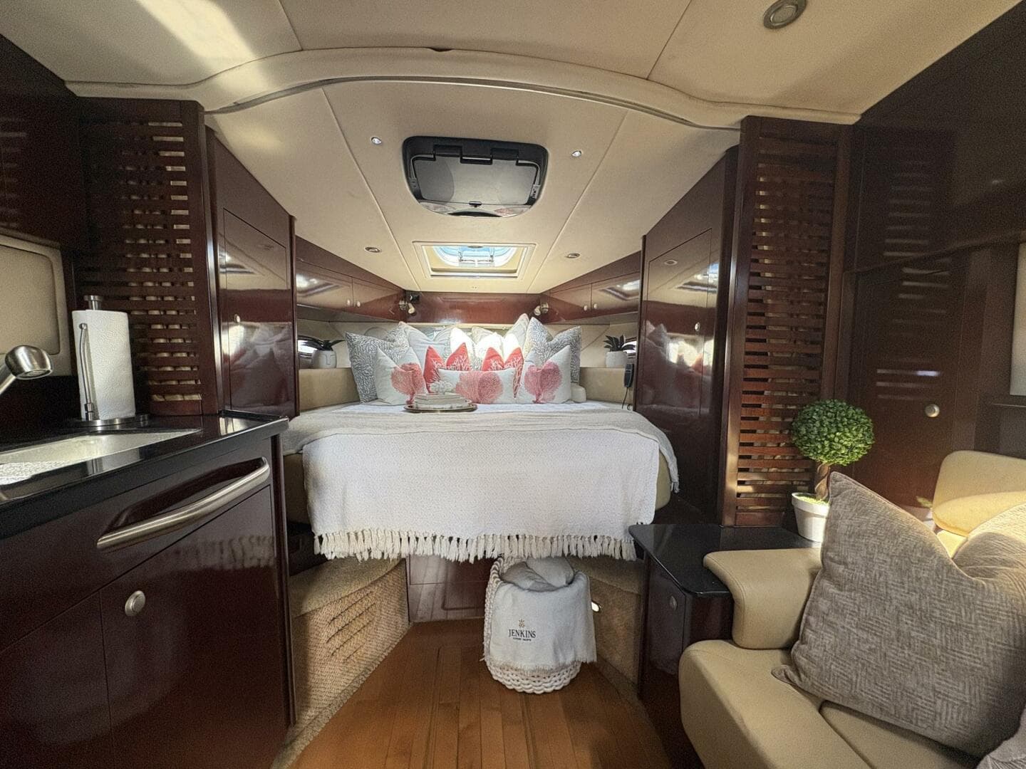 2009 Sea Ray 350 Sundancer — photo 29