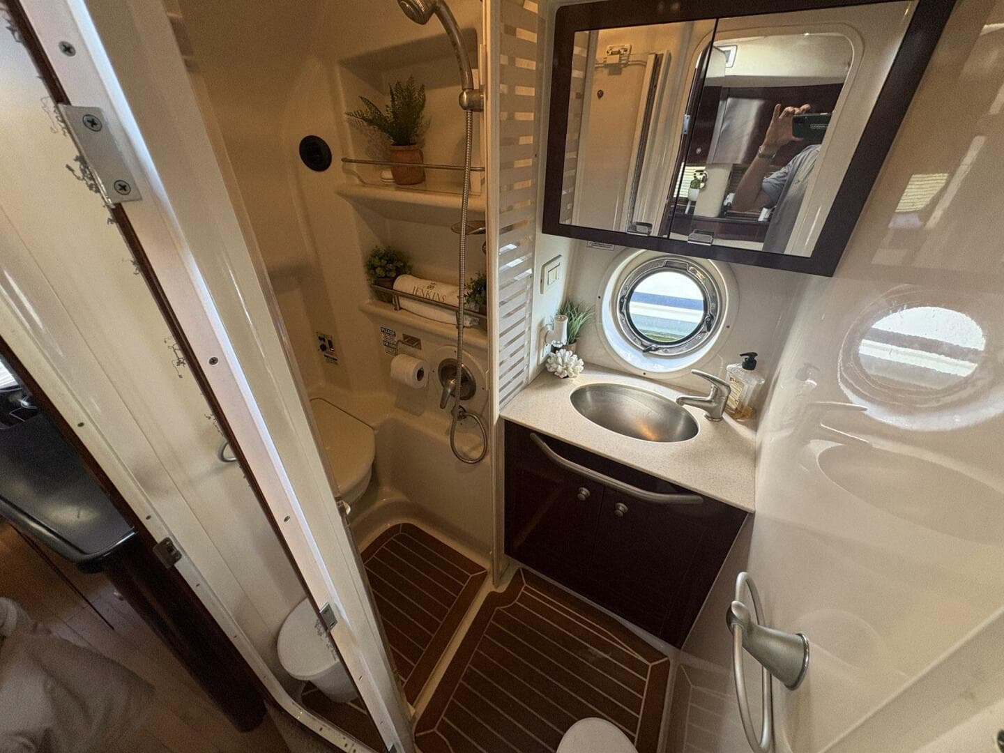 2009 Sea Ray 350 Sundancer — photo 34