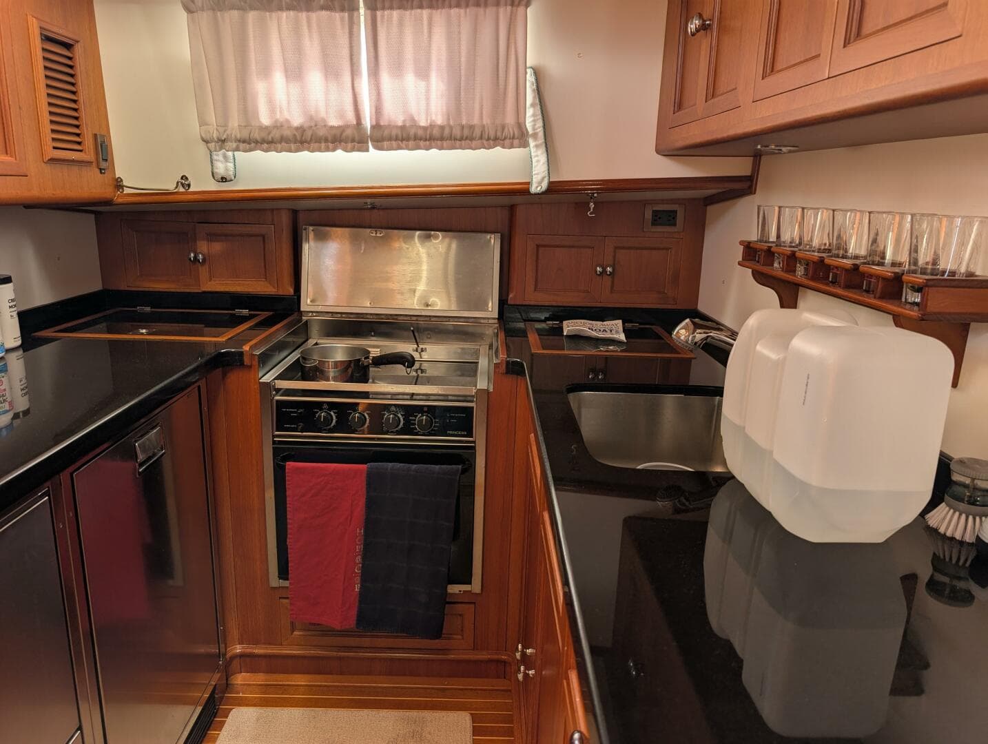 2006 Grand Banks — photo 30