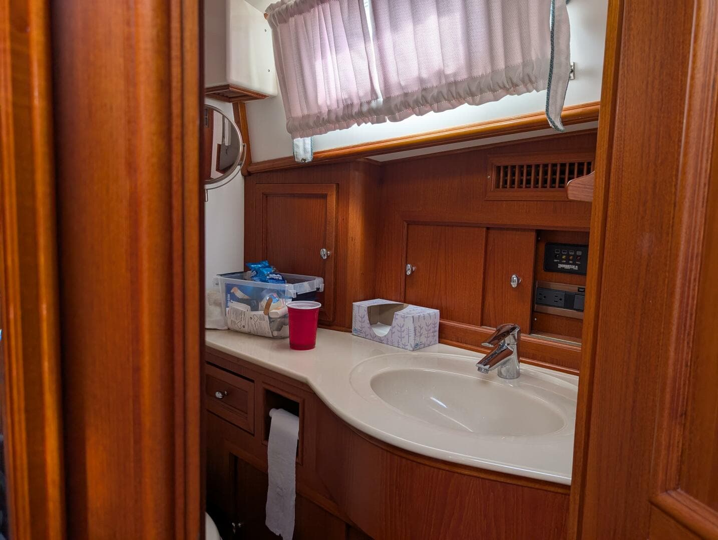 2006 Grand Banks — photo 48