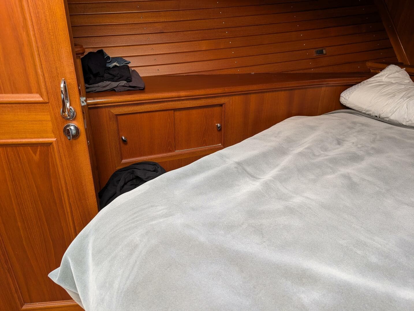 2006 Grand Banks — photo 51