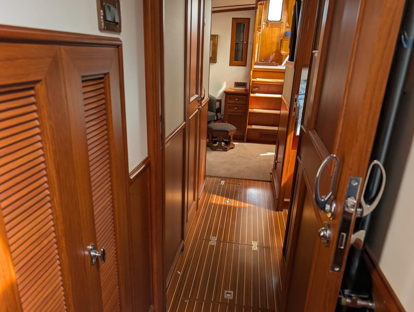 2006 Grand Banks — photo 53