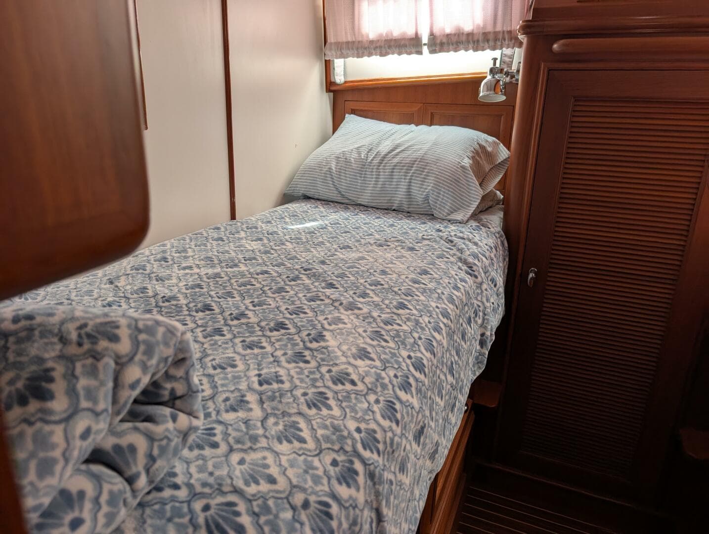 2006 Grand Banks — photo 44