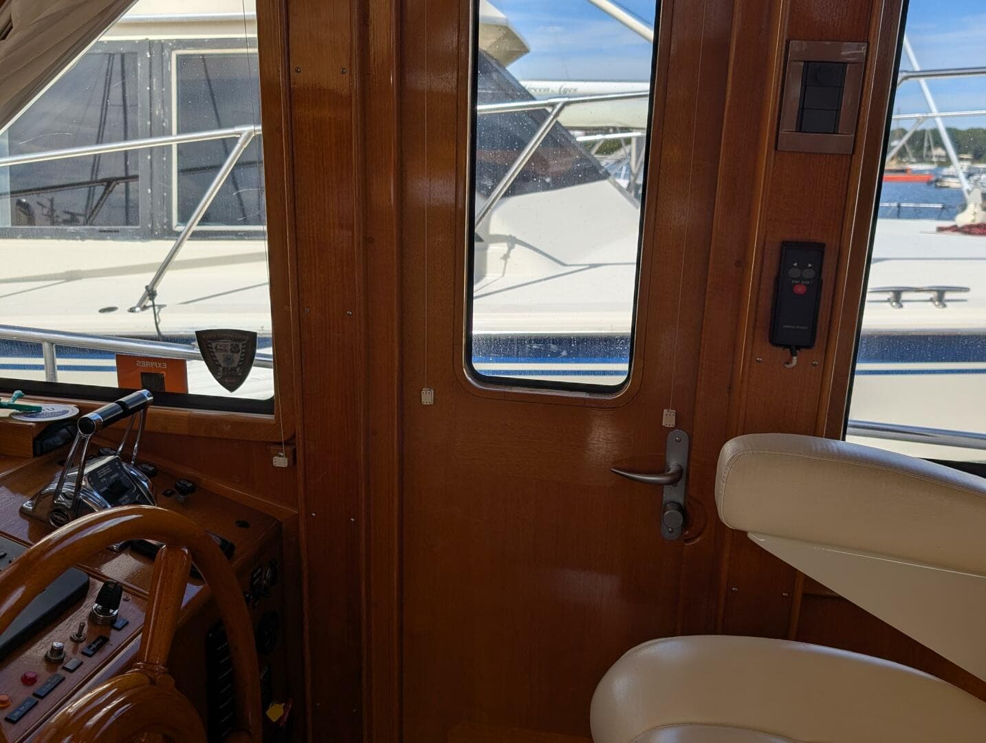 2006 Grand Banks — photo 7