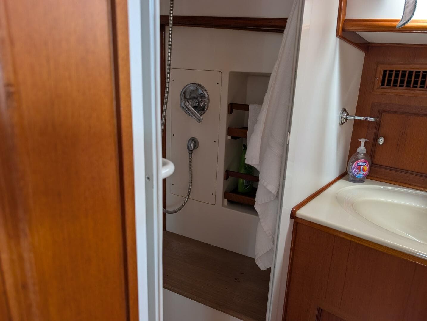 2006 Grand Banks — photo 46