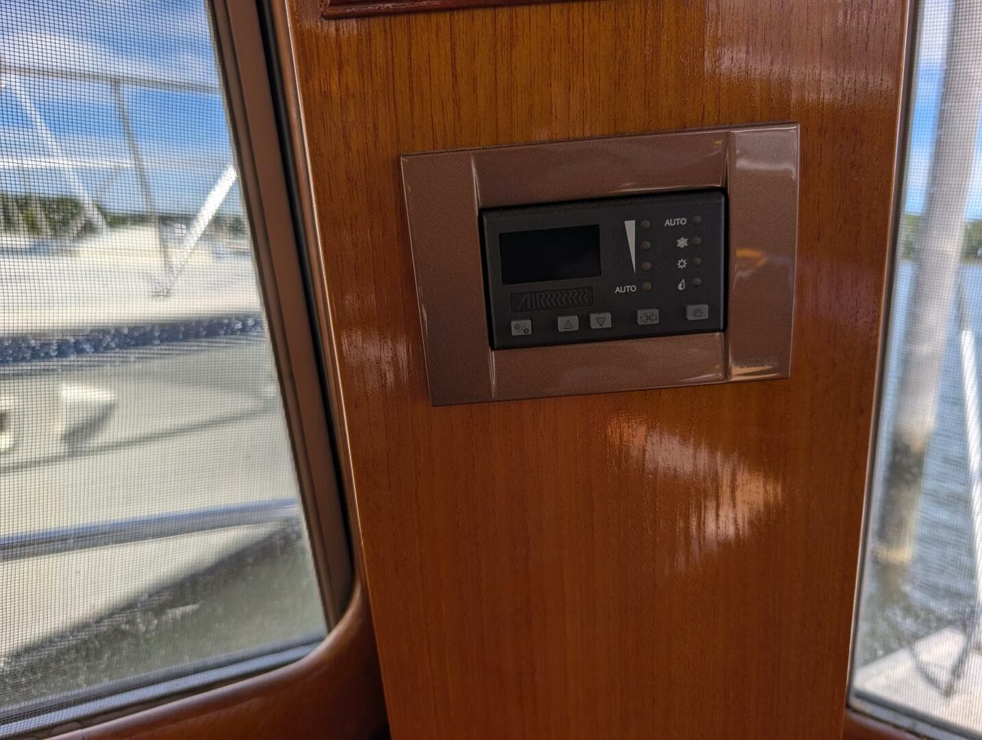 2006 Grand Banks — photo 29