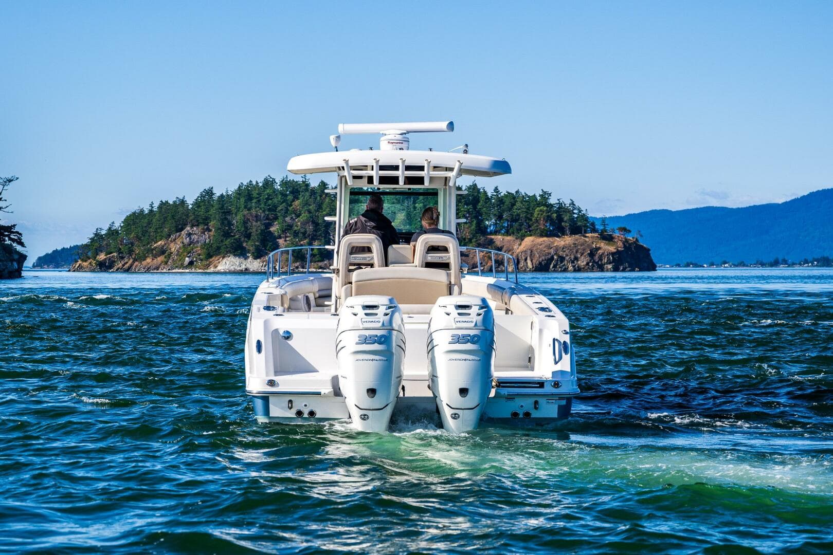 2017 Boston Whaler 330 Outrage — photo 10