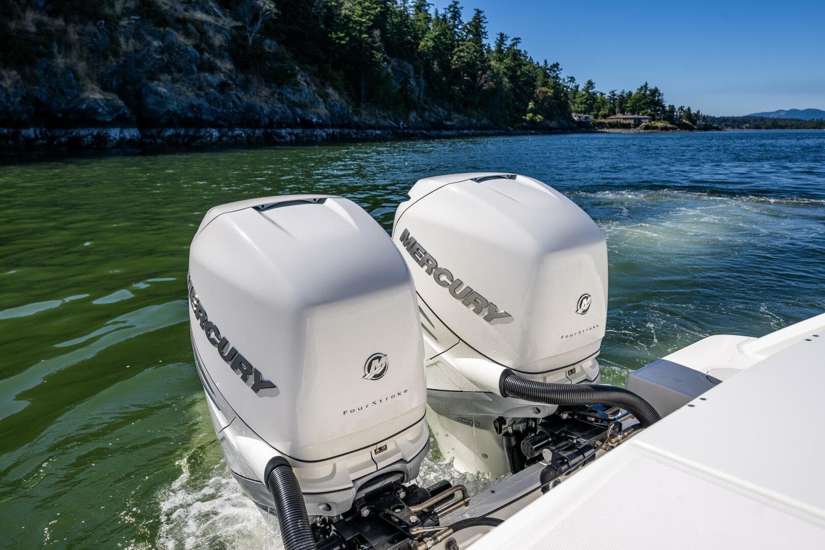 2017 Boston Whaler 330 Outrage — photo 14