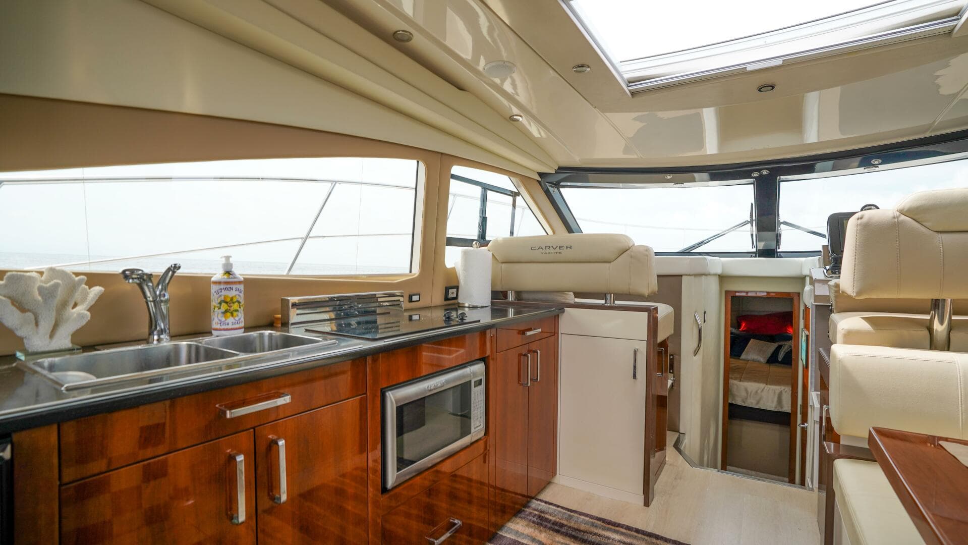 2015 Carver C-43 Coupe — photo 35