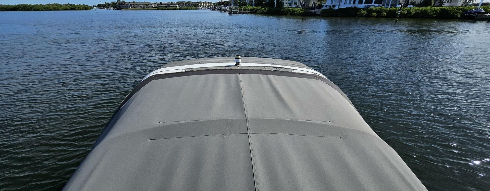 2010 Regal 2700 — photo 11